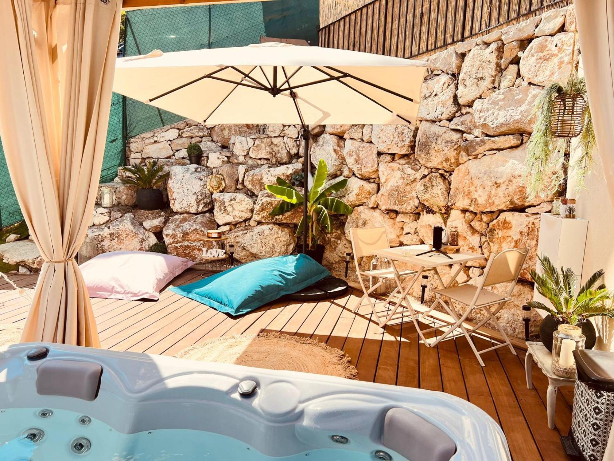 Love Room Tente Lodge Spa Mfg Chez C&C, Exclusivement Reservee Aux Adultes Cantaron Εξωτερικό φωτογραφία